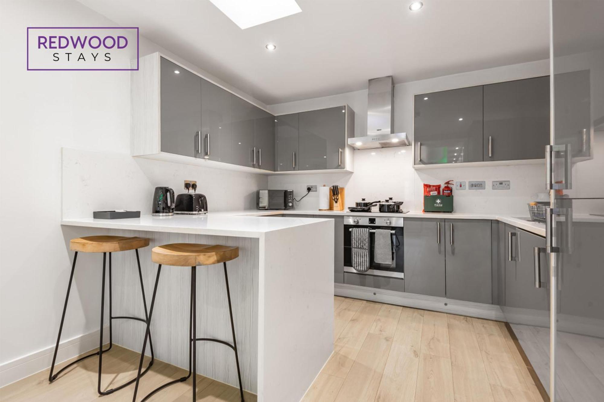 1 Bed 1 Bath Town Center Apartments For Corporates & Contractors, Wifi, Netflix And Parking On Selected Units By Redwood Stays Aldershot Exteriör bild