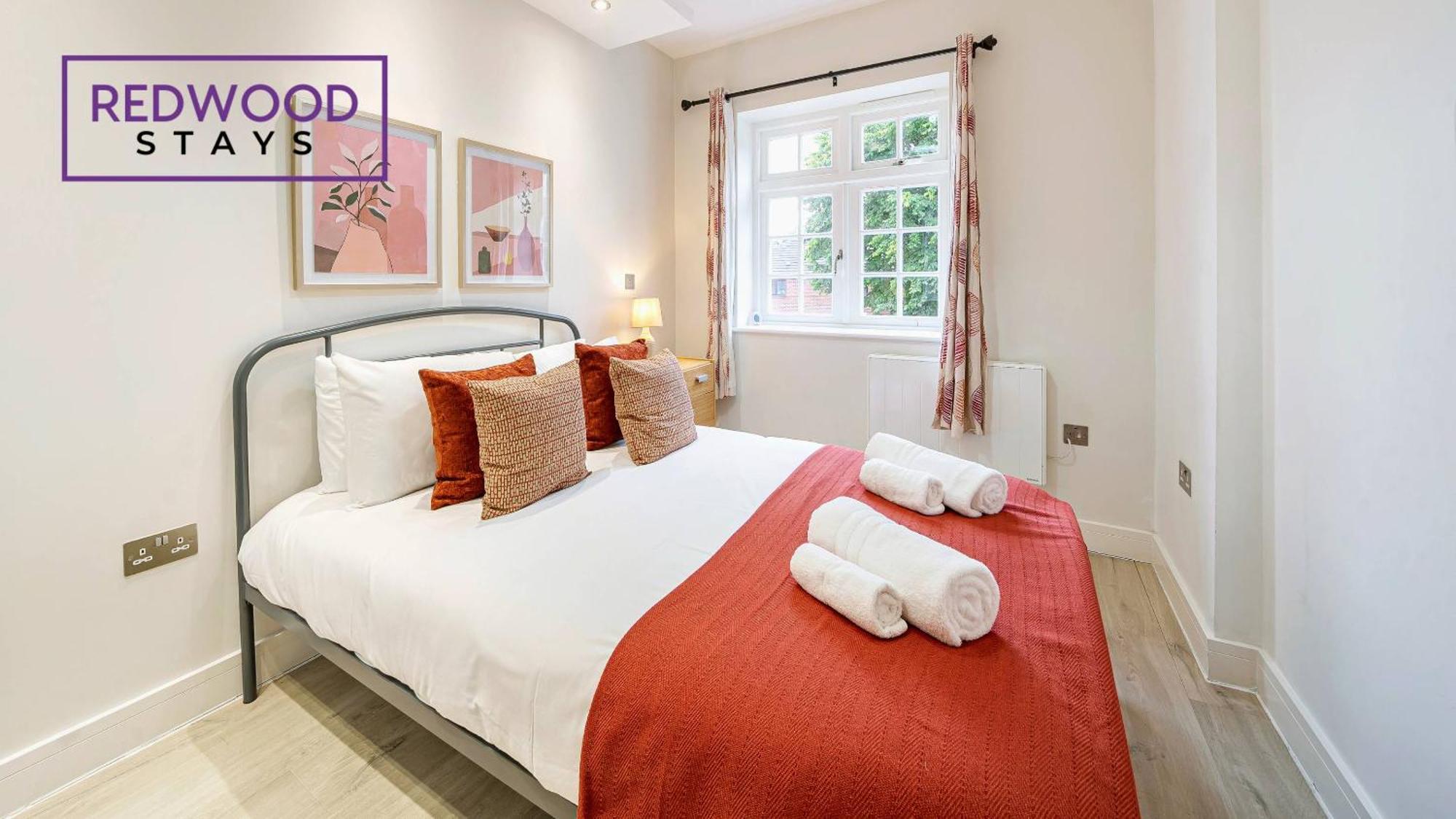 1 Bed 1 Bath Town Center Apartments For Corporates & Contractors, Wifi, Netflix And Parking On Selected Units By Redwood Stays Aldershot Exteriör bild